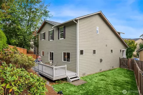 Exterior - 23220 27th Dr SE, Bothell, WA 98021 photo 4 of 4