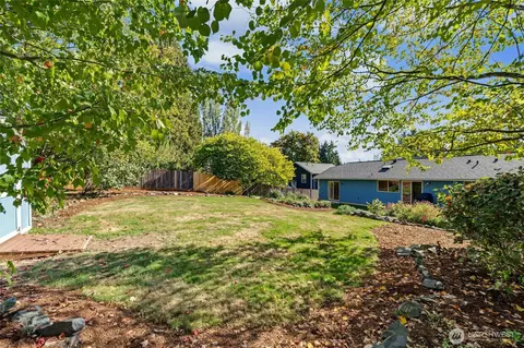 Exterior - 1723 172nd St SE, Bothell, WA 98012 photo 5 of 12