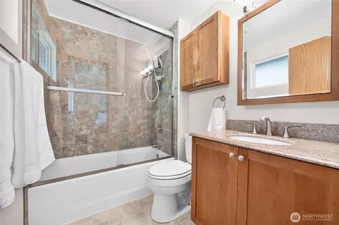 Bath - 1723 172nd St SE, Bothell, WA 98012 photo 1 of 2