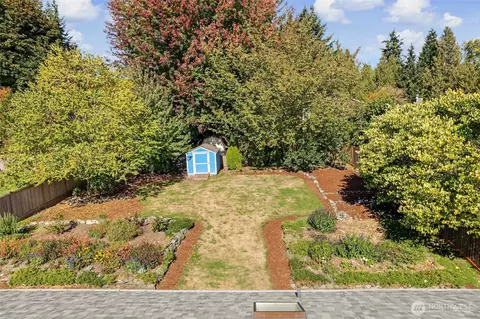 Exterior - 1723 172nd St SE, Bothell, WA 98012 photo 7 of 12