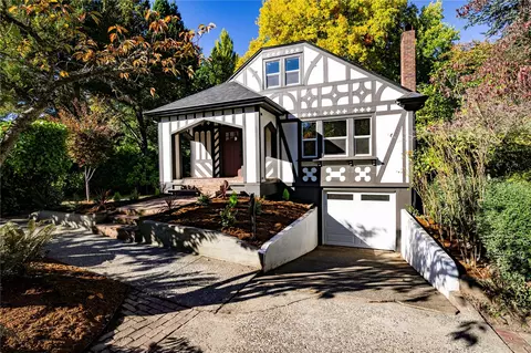 702 11th Ave SE, Olympia, WA 98501