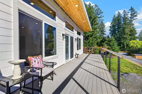Exterior - 4911 169th St SE, Bothell, WA 98012 photo 8 of 9