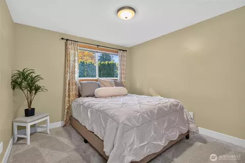 Bedroom - 4911 169th St SE, Bothell, WA 98012 photo 2 of 4