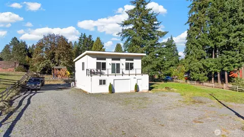Exterior - 4911 169th St SE, Bothell, WA 98012 photo 7 of 9