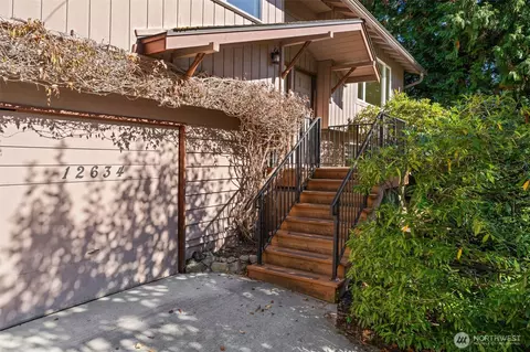 12634 SE 4th Pl, Bellevue, WA 98005
