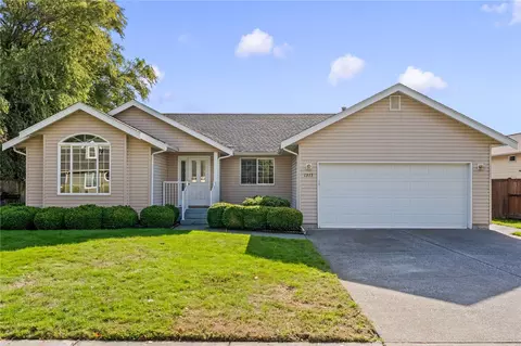 1313 Pine St, Lynden, WA 98264