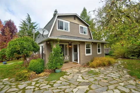 5813 Boston Harbor Rd NE, Olympia, WA 98506