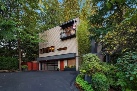 7627 SE 22nd St, Mercer Island, WA 98040