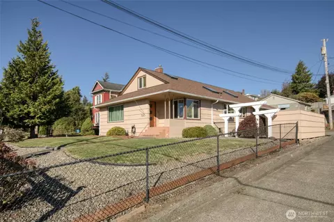 418 W 6th St, Aberdeen, WA 98520