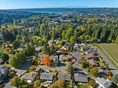 View/Area - 17819 85th Pl NE, Bothell, WA 98011 photo 6 of 9