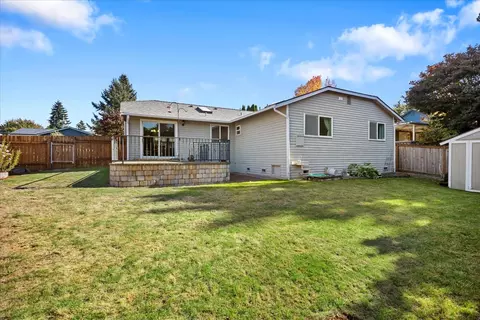 Exterior - 17819 85th Pl NE, Bothell, WA 98011 photo 5 of 9
