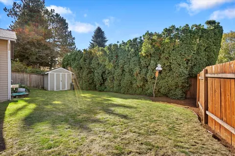 Exterior - 17819 85th Pl NE, Bothell, WA 98011 photo 7 of 9
