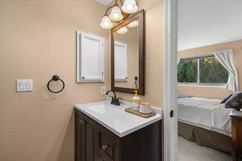 Bath - 17819 85th Pl NE, Bothell, WA 98011 photo 2 of 3