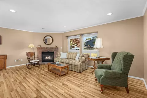 Living - 17819 85th Pl NE, Bothell, WA 98011 photo 3 of 3
