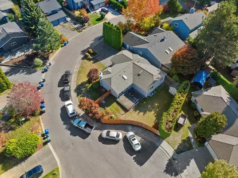 View/Area - 17819 85th Pl NE, Bothell, WA 98011 photo 5 of 9