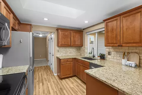 Kitchen - 17819 85th Pl NE, Bothell, WA 98011 photo 3 of 5