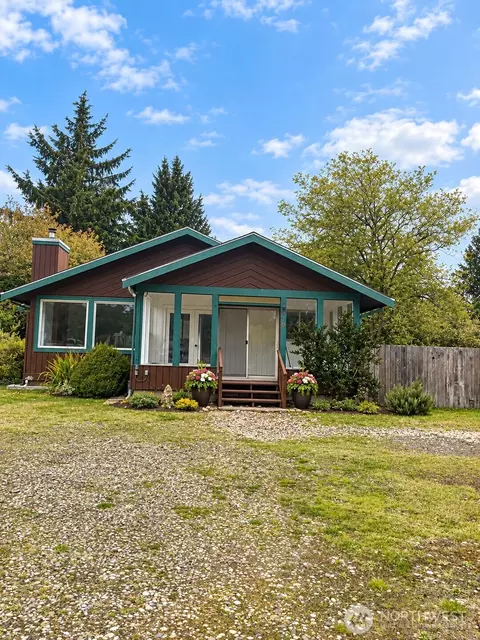 319 Mizzen St NW, Ocean Shores, WA 98569