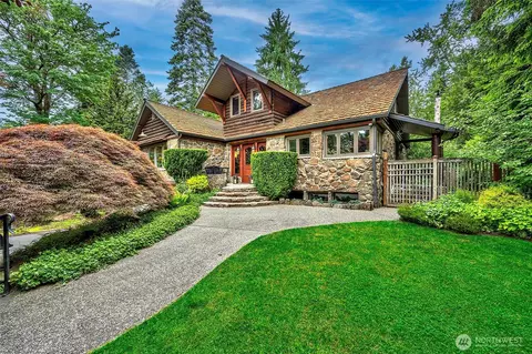 17410 44th Ave NE, Lake Forest Park, WA 98155