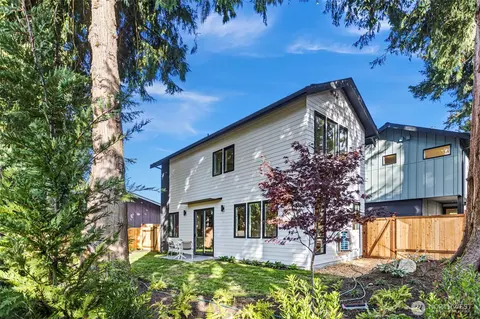 12841 NE 112th St, Kirkland, WA 98033
