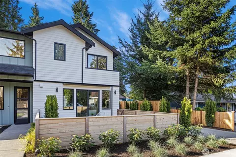 12843 NE 112th St, Kirkland, WA 98033