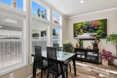 Dining - 23825 15th Ave SE #41, Bothell, WA 98021 photo 1 of 2