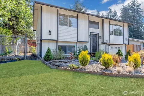 Exterior - 902 194th St E, Spanaway, WA 98387 photo 5 of 6