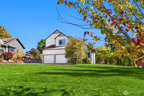 534 Azalea Ave NE, Bainbridge Island, WA 98110
