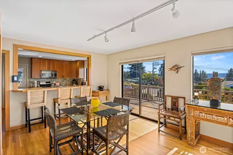 Dining - 2139 E 17th St, Bremerton, WA 98310 photo 1 of 3