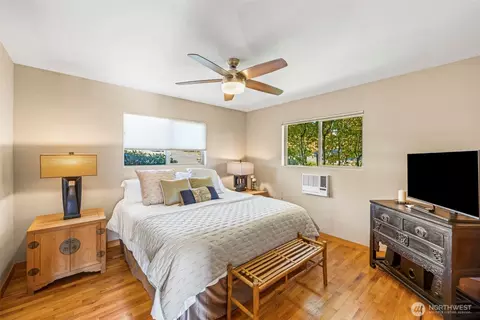Bedroom - 2139 E 17th St, Bremerton, WA 98310 photo 1 of 5