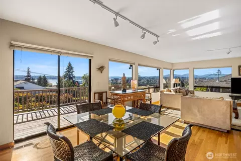 Dining - 2139 E 17th St, Bremerton, WA 98310 photo 3 of 3