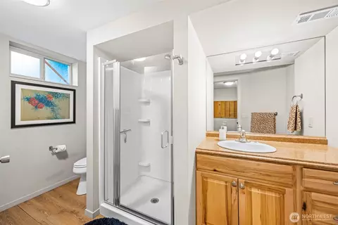 Bath - 2139 E 17th St, Bremerton, WA 98310 photo 3 of 3