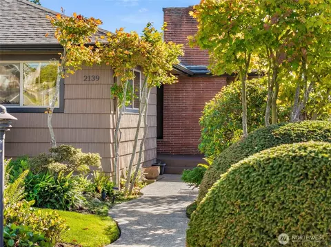 Exterior - 2139 E 17th St, Bremerton, WA 98310 photo 5 of 6