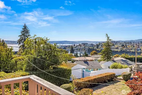 View/Area - 2139 E 17th St, Bremerton, WA 98310 photo 1 of 5