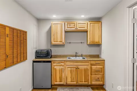 Kitchen - 2139 E 17th St, Bremerton, WA 98310 photo 5 of 5