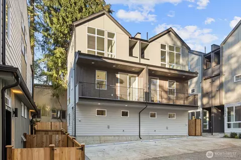 10746 Interlake Ave N, Seattle, WA 98133
