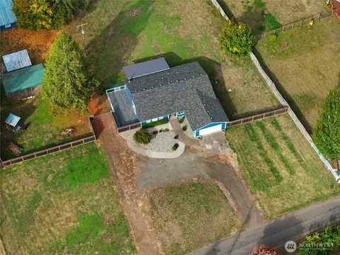 221 E Deer Creek Rd, Shelton, WA 98584