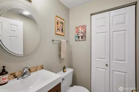 Bath - 2114 186th Pl SE, Bothell, WA 98012 photo 1 of 3
