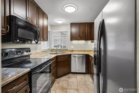 Kitchen - 2114 186th Pl SE, Bothell, WA 98012 photo 1 of 1