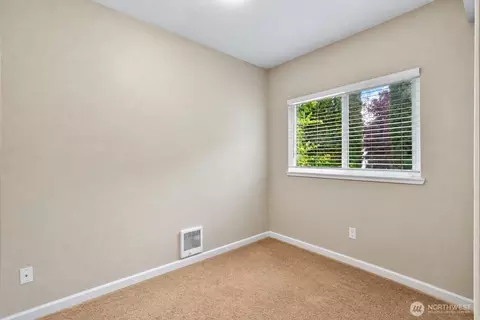 Bedroom - 2114 186th Pl SE, Bothell, WA 98012 photo 2 of 5