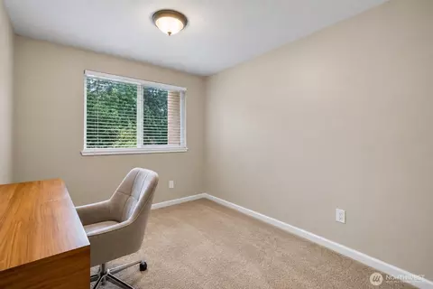Bedroom - 2114 186th Pl SE, Bothell, WA 98012 photo 4 of 5