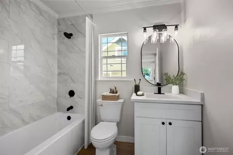 Bath - 1803 Harding St, Enumclaw, WA 98022 photo 1 of 3