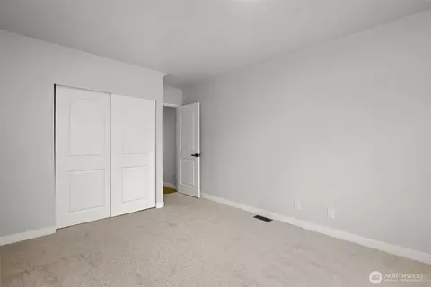 Bedroom - 1803 Harding St, Enumclaw, WA 98022 photo 8 of 14