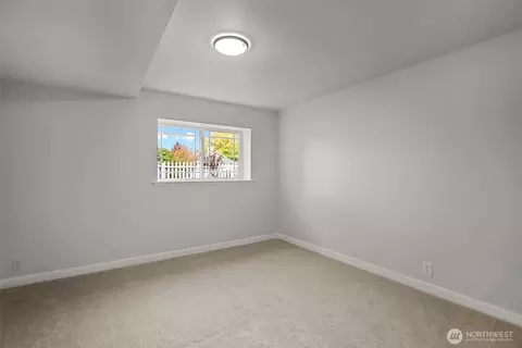 Bedroom - 1803 Harding St, Enumclaw, WA 98022 photo 13 of 14