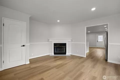 Living - 1803 Harding St, Enumclaw, WA 98022 photo 8 of 10