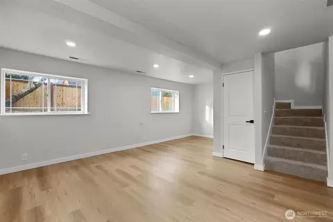 Living - 1803 Harding St, Enumclaw, WA 98022 photo 9 of 10