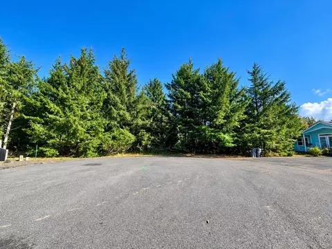 344 345 Redwood Ct SE, Ocean Shores, WA 98569