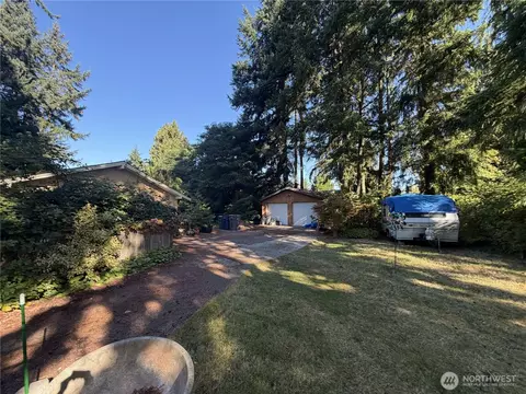 8442 NE 143rd Pl, Kirkland, WA 98034