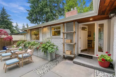 8515 27th Ave NE, Seattle, WA 98115