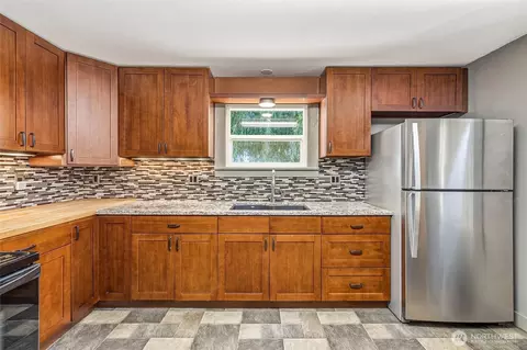Kitchen - 7501 Oat Coles Rd, Everson, WA 98247 photo 1 of 3