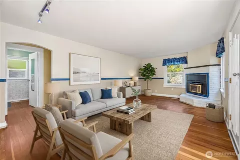 Living - 7501 Oat Coles Rd, Everson, WA 98247 photo 3 of 4